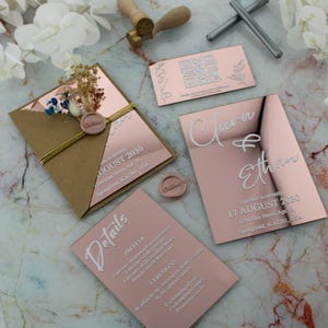 Elegantes Rose Gold Spiegel Acryl Hochzeitseinladungs-Set mit Antwortkarte, kundenspezifische moderne Hochzeitseinladung, stilvolle Hochzeitseinladung mit Detailkarte