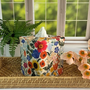Garden Floral reversible tissue box cover