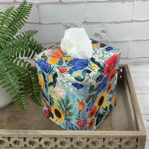 Garden Floral reversible tissue box cover