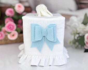 Boîte à mouchoirs en lin blanc faite main avec noeud et bordure à volants