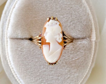 DREAMY Vintage 10K Gold Shell Cameo Ring with Oblong Shape, Circa 1970s, Size 5