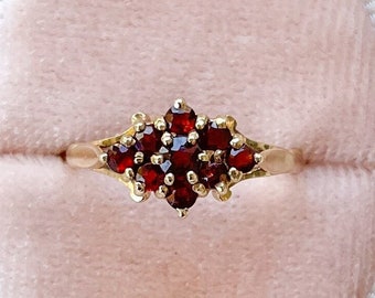 GORGEOUS Vintage 9ct Gold Garnet Cluster Ring, Size 6.25, Made in Birmingham, London