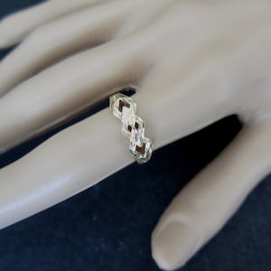 14K Yellow  Gold Diamond Cut band/ring ,Size 8 ,2.8  Grams