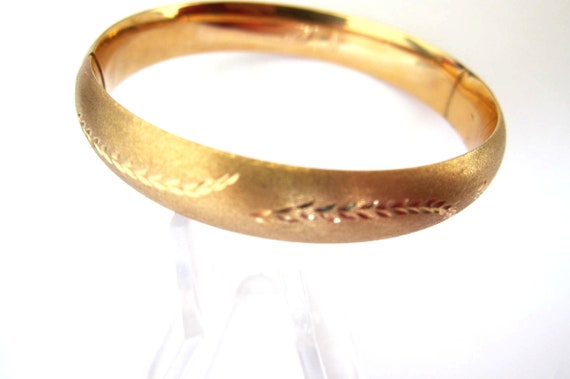 14K Solid Yellow Gold  Leaf Bangle,11mm,13.8 Grams - image 3