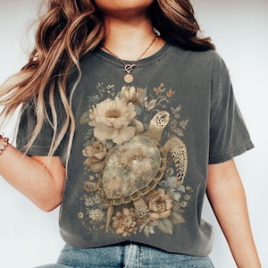 Sea Turtle Shirt, Cute Sea Turtle Shirt, Animal Lover Tee, Beach Clothing, Gift for Ocean Enthusiast, Unisex Graphic Tee