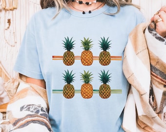 Pineapple Pattern Tee Tropical Summer Shirt Vintage Retro Fruit Graphic T-Shirt Beach Vacation Present Clothing