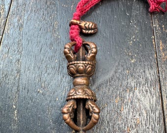 チベット青銅製仏教護符：金剛杵、仏陀、ドルジェのお守り - Etsy 日本