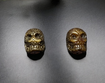 手彫りヤク骨スカルビーズ2個セット｜チベットの職人による数珠や