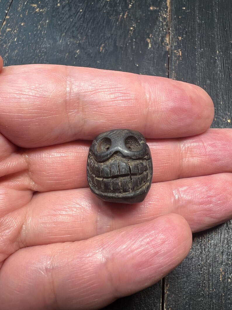 Hand Carved Ox Horn Smashan Chitta Skull Spacer Bead – Tibetan Buddhist Mala Separator – Unique Vintage Amulet Bead image 4