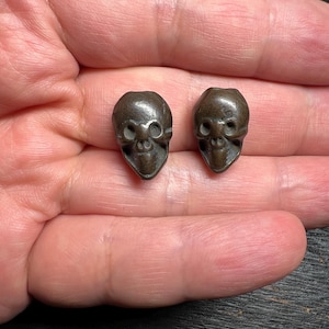 2x Tibetan Citipati Skull Beads | Copper Talisman Amulet from Nepal | Buddhist Ornament for Jewelry or Ritual Use