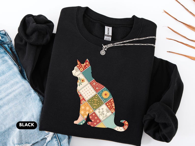 Faux Patchwork Cat Sweatshirt, Quilted Crewneck, Vintage Style Shirt, Retro Kitten Pullover, Cottagecore Graphic Black