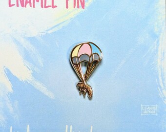 Worm with Rainbow Parachute Enamel Pin – Gold Tone Outline, Double Butterfly Backs