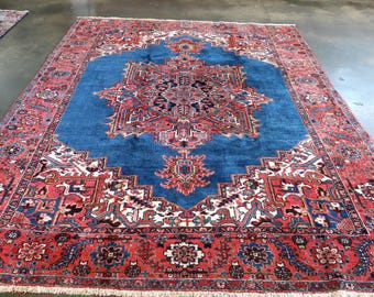 Alfombra grande azul vintage, con medallón geométrico anudado a mano, ideal para sala de estar. Alfombra semiantigua de 2.54 m x 3.45 m.