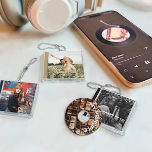 Custom NFC Mini CD Keychain, Father’s Day Keychain Gifts, Play Your Favorite Music Instantly, Personalized Gift for Dad