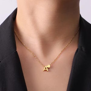 Collar con inicial personalizada y dije de corazón, colgante con letra personalizada, regalo de joyería delicado para mujer, regalo de aniversario, minimalista.