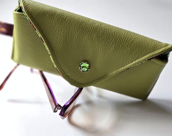Handmade Genuine Leather Glasses Case – Fits Sunglasses & Reading Glasses – Stylish Eyewear Holder