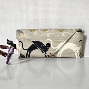 NEW Glasses case/Cat Eyeglasses case/Cat sunglasses case/Cat reading glasses case/cats playing with a ball/for cat lovers