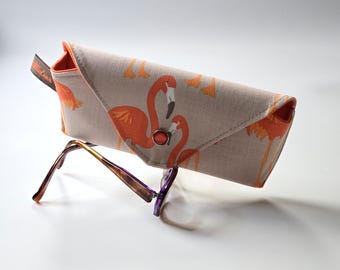 Handmade Flamingo Eyeglass Case – Protecting Sunglasses & Reading Glasses – Tropical Style Accessory