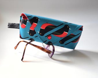 Artisan Eyeglass Case – Geometric Bird Print – Charley Harper – Sunglasses & Reading Glasses