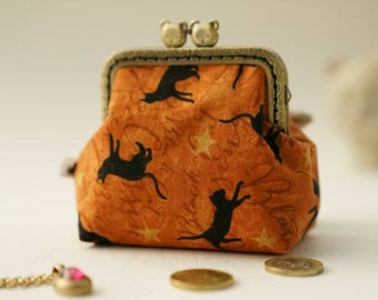 Bronze metal frame coin purse/ jewelry purse/wandering black cats/Mind the cat collection