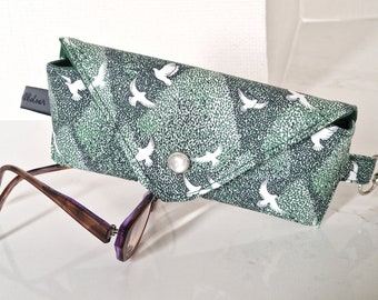 NEW Glasses case/ Eyeglass case/Sunglasses case/Reading glasses case/Liberty fabric/Peace park/white doves