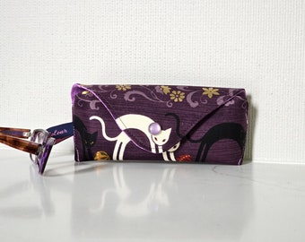 NEW Glasses case/Cat Eyeglasses case/Cat sunglasses case/Cat reading glasses case/cats playing with a ball/for cat lovers