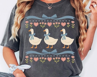 Comfort Colors® Vintage 80s Goose Shirt, Funny Blue Ribbon Goose Tee, Retro Goose Graphic Shirt, Cute Farm Animal Tee, Cottagecore Gift Tee