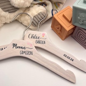 Personalized Wooden Baby Hanger – Custom Name Keepsake for Newborns