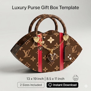 Puede incluir: Plantilla de caja de regalo con forma de bolso marrón y rojo con detalles dorados. La caja presenta un patrón repetitivo y rayas rojas. Las asas son marrones con un patrón repetitivo. El texto "Luxury Purse Gift Box Template" está en la parte superior. Dimensiones: 33 x 48 cm y 22 x 28 cm.