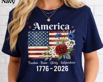 Camisa Comfort Colors® con estampado floral de la bandera estadounidense, camisa patriótica del 250 aniversario, camisa del Día de la Independencia, camisa del 4 de julio, camisa floral de EE. UU.