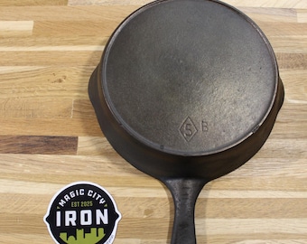 Chicago Hardware Foundry No. 5 Cast Iron Skillet Diamond Logo