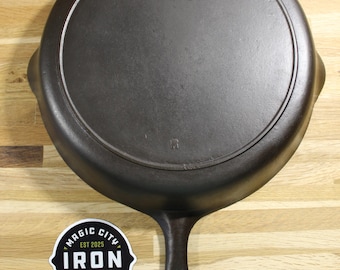 Lodge No. 8 Single-Notch Cast Iron Skillet
