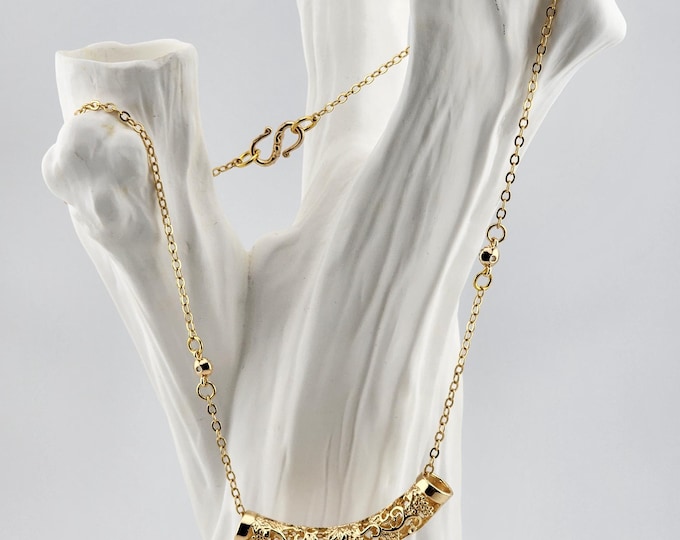 Featured listing image: Gold Filigree & Crystal Choker