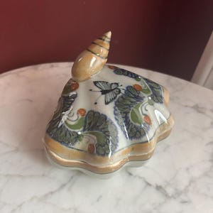 Vintage Erandi Tonala Mexico Seashell Trinket Box, Hand-Painted Ceramic Lidded Dish