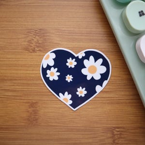 Heart Shaped Daisy Flower Sticker | Vinyl Sticker Free Shipping