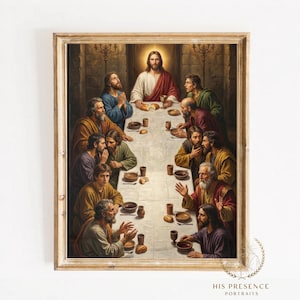 Puede incluir: Una impresión enmarcada de una pintura religiosa que representa la Última Cena. La obra presenta una figura central con un halo, rodeada de otras figuras sentadas a una larga mesa. La paleta de colores incluye tonos cálidos de oro, marrón y rojo.