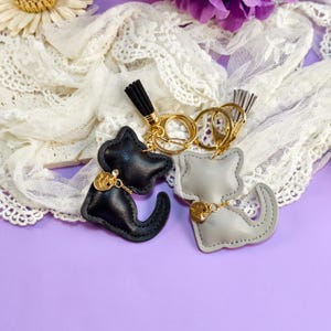 Leather Cat Keychain,  Cat Pattern, Mini Kitty Bag Charm, Cute Keychain, Lucky Keychain, Pet Gift, Gift for her, Cat Love gift, Leather
