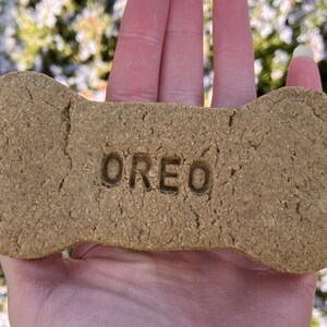 Personalized Dog Bones | Peanut Butter Dog Treats | Gluten Free | 5oz and 7oz Gift Box