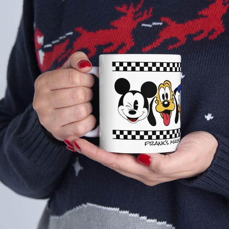 Micky und Freunde Name / Text auf der Tasse, Micky Maus Thema Tassen, personalisierte Micky Maus Tasse, Keramik Kaffeetasse, süße Tasse für Kinder Bild 1
