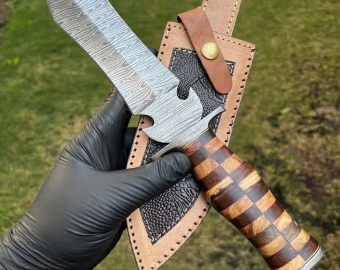 Custom Handmade Damascus Steel Dagger Knife - Forged Steel Blade, Leather Sheath, Ideal for Collectors & Outdoorsmen, Best Gift