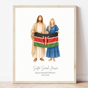 Peut inclure: Impression encadrée représentant deux personnages tenant un drapeau kenyan. L'un porte une robe beige, l'autre une robe bleue. Le drapeau est noir, rouge, vert et blanc. Le texte en dessous indique "Sister Sarah Jensen, Kenya Nairobi Mission 2024-2026".