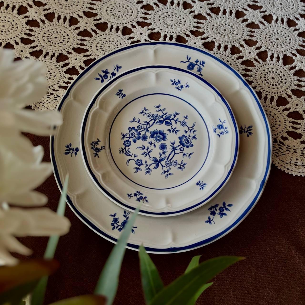 NEWCOR ストーンウエア青い花柄の大 皿2枚とボウル4枚のセット Newcor stoneware - Etsy 日本