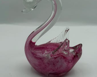 Figurine cygne en verre rose MCM vintage, presse-papiers