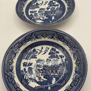Vintage Churchill made in England blue willow design bowls set of (2)  9” W