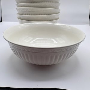 Vintage Mikasa Italian county side bowls set of (6) in a soft white color 7”W nice soup bowls cereal bowls serving bowls