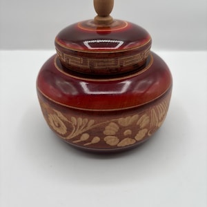 VTG hand carved wooden vessel ginger jar style with lid 6” Hx 7” W