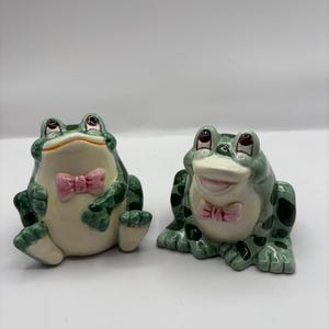 Vintage Anthropomorphic Frog Salt And Peppers Shakers Set 4” H