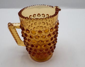 Crème à ongles VTG Fenton Amber 3 po. H x 3 po. l