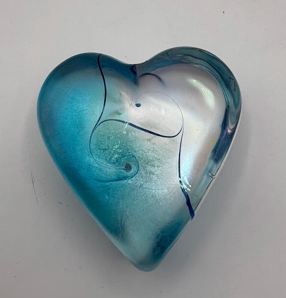 Vintage Robert Held Blown Glass Heart Paperweight Art Glass ( I