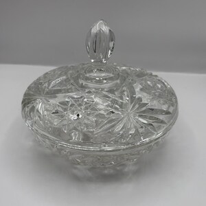 Vintage Anchor Hocking cans dish with lid 8” Wx 7.5” W
